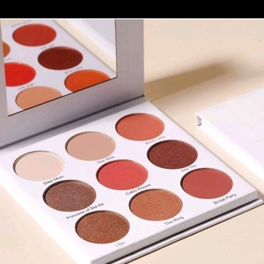 Give Them Lala Grown Woman Eyeshadow Palette